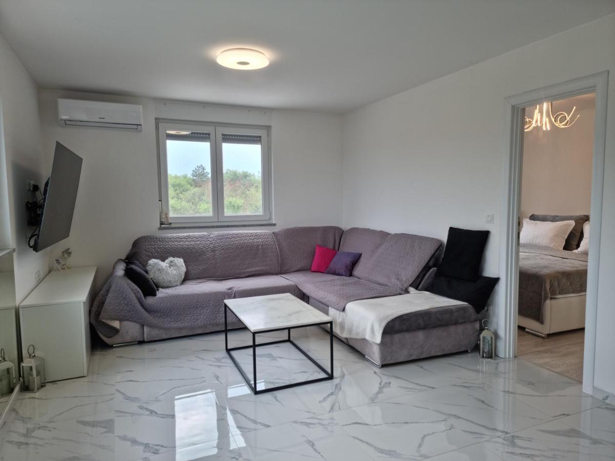 Luxury Apartment אומאג מראה חיצוני תמונה